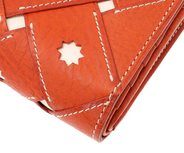 サスティナブルカットワーク 二つ折り財布｜商品一覧 | 革財布、バッグ
