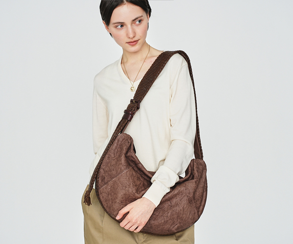 【直営店・WEB限定】アマカ ショルダーバッグ大 詳細画像 ダークブラウン 20