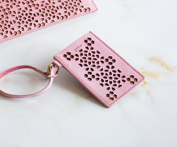 【新色】フラッターカットワーク パスケース 詳細画像 サクラピンク 20