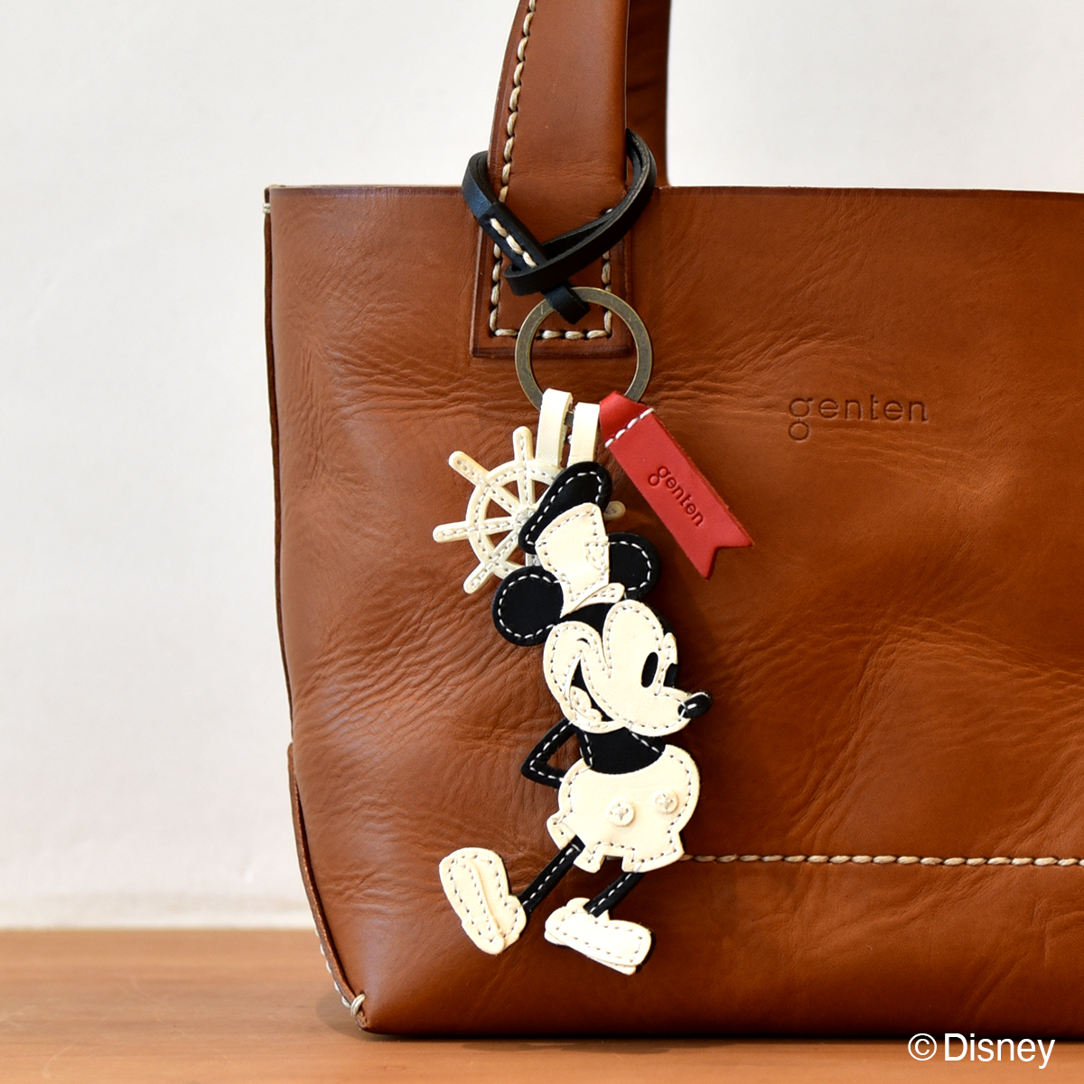 Disneyキャラクターの 「ワクワクチャーム」｜革財布、バッグのgenten 